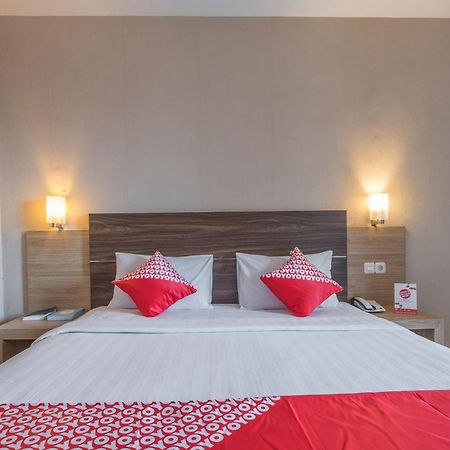 Oyo 1081 Allson City Hotel Makassar Eksteriør bilde