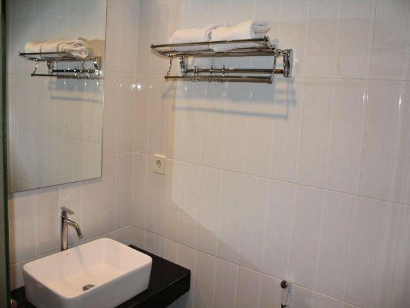 Oyo 1081 Allson City Hotel Makassar Eksteriør bilde